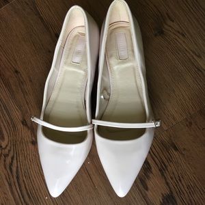 Cream Forever 21 pointed flats, worn once!